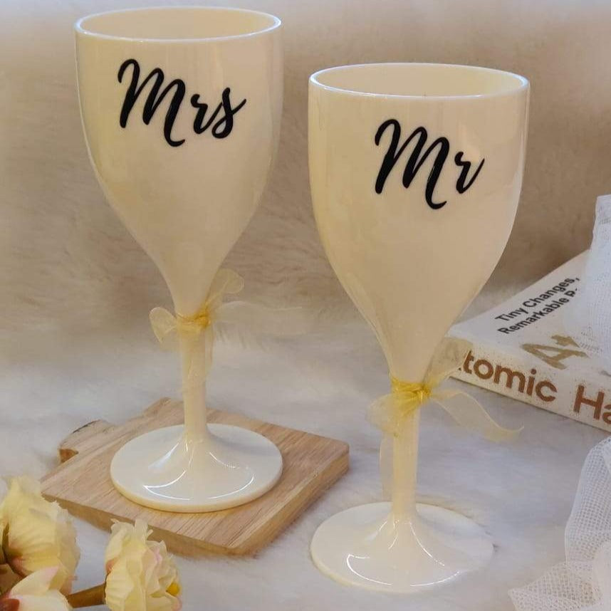 Non Breakable Glass Gift Set - Mr and Mrs Glasses (White)
