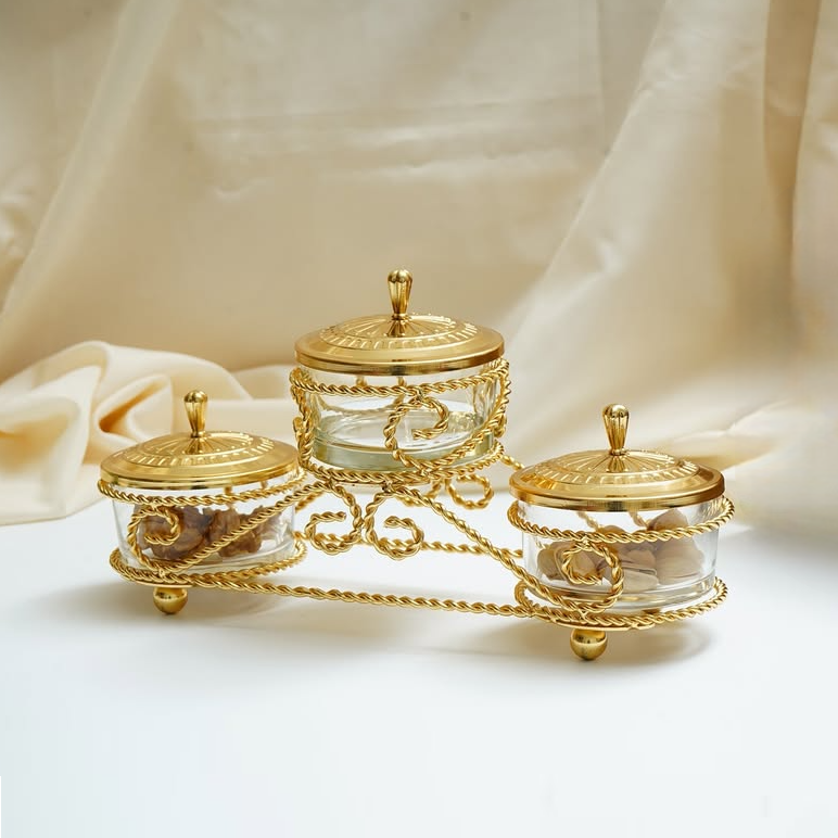 Elegant Gold-Decor Dry Fruit Platter — Premium Gift Tray